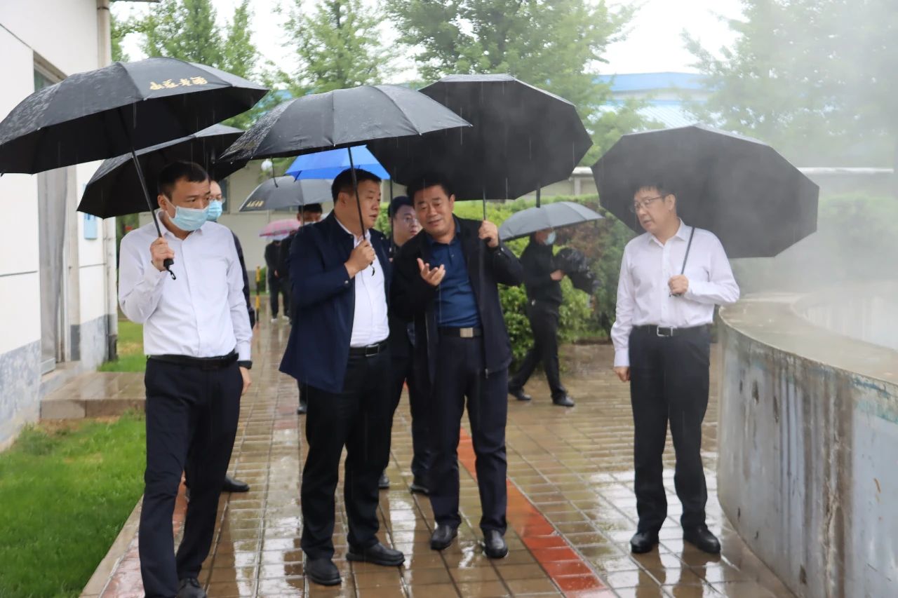 承德市生态环境局党组书记、局长尹崧莅临尊龙凯时-人生就是博集团考察调研